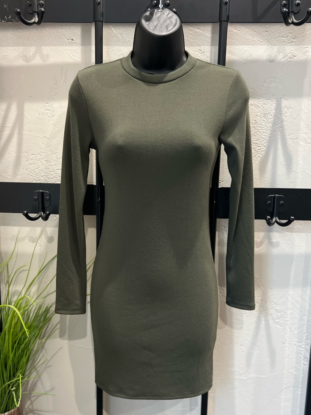 Audrey 3+1 olive green long-sleeve crewneck bodycon Size Small